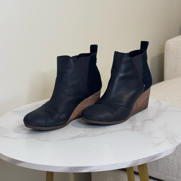 TOMs Black Wedge Ankle Boots - Picture 1 of 2